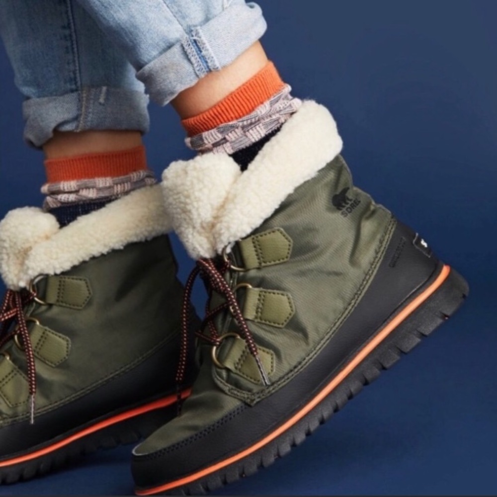 Rare Sorel cozy carnival snow boots size 7.5